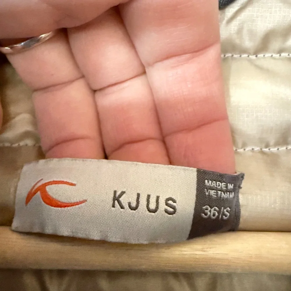 KJUS Women Purple cypress Down Vest Lightweight Puffer Full Zip Size 36 small - Picture 3 of 7